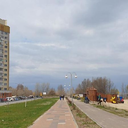 Apartament Near Dnieper チェルカースィ エクステリア 写真
