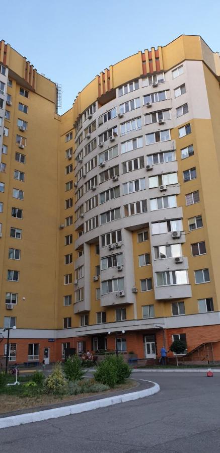 Apartament Near Dnieper チェルカースィ エクステリア 写真