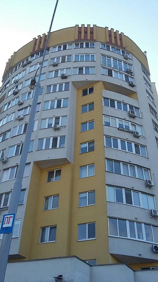 Apartament Near Dnieper チェルカースィ エクステリア 写真