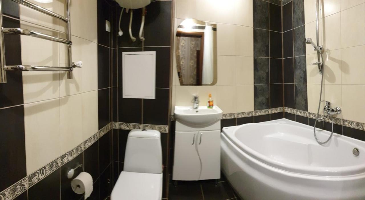 Apartament Near Dnieper チェルカースィ エクステリア 写真