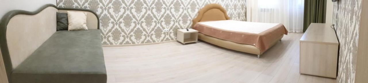 Apartament Near Dnieper チェルカースィ エクステリア 写真